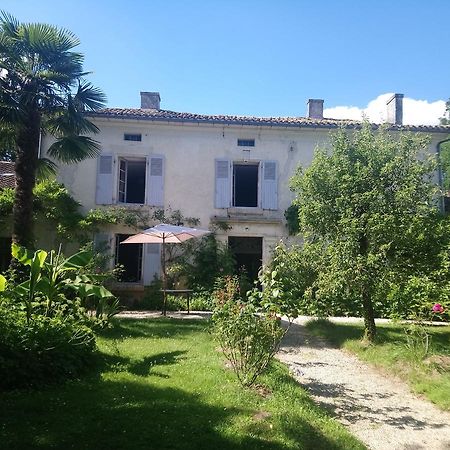 Domaine De Puytirel Bed & Breakfast Champagne-et-Fontaine Eksteriør bilde