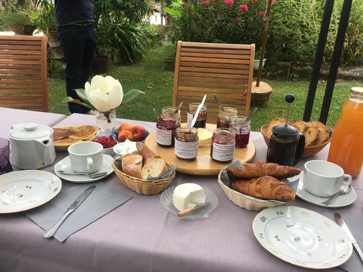 Domaine De Puytirel Bed & Breakfast Champagne-et-Fontaine Eksteriør bilde